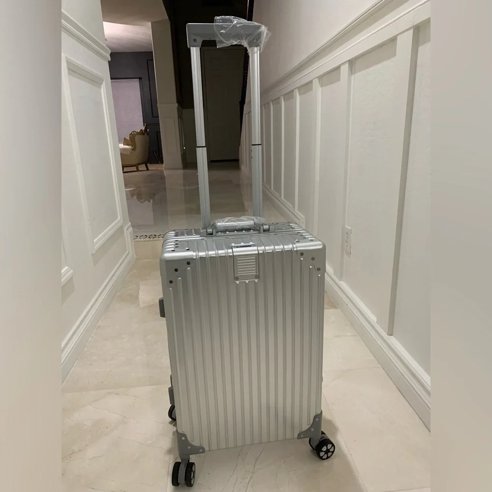 CHAMPS Aluminum Hardside Spinner Suitcase